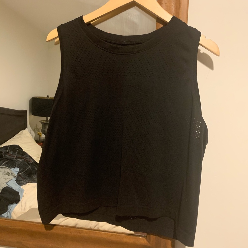 EUC  Muscle crop tank lululemon